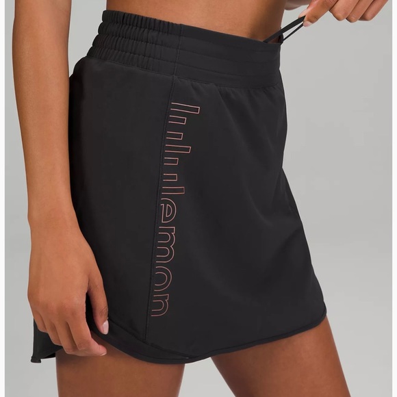 Lululemon hotty hot high rise HR skirt long graphic black size 24” liner length - Picture 1 of 7